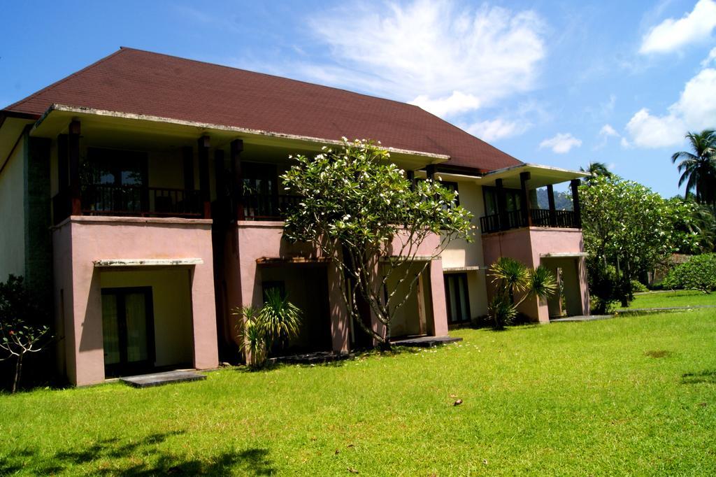 Nusantara Diving Centre Resort & Spa Manado Bagian luar foto