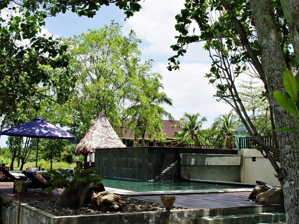 Nusantara Diving Centre Resort & Spa Manado Bagian luar foto