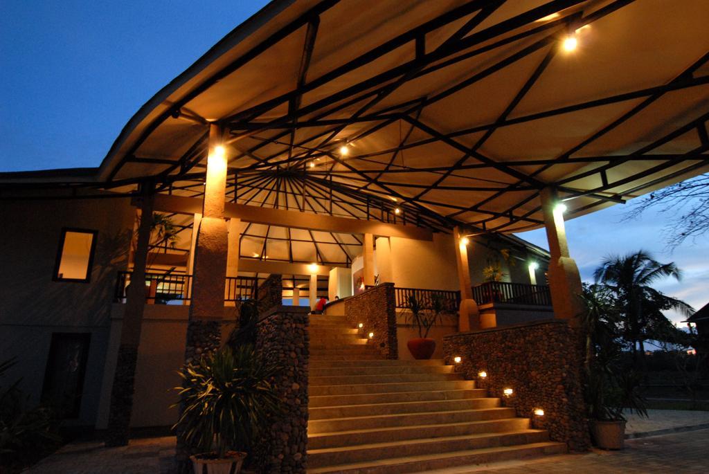 Nusantara Diving Centre Resort & Spa Manado Bagian luar foto