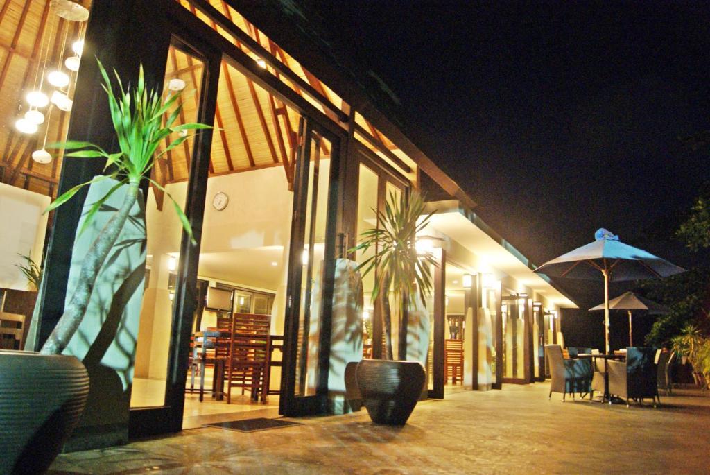 Nusantara Diving Centre Resort & Spa Manado Bagian luar foto